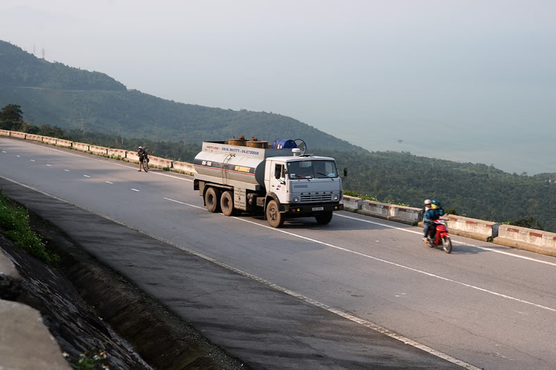 Партия грузовых автомобилей "КАМАЗ" отправилась во Вьетнам