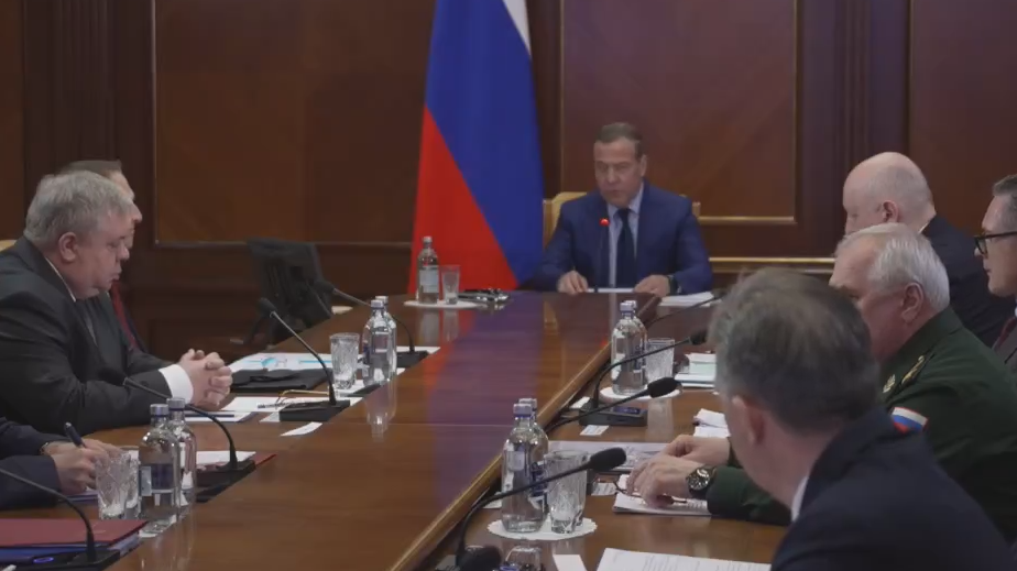 Медведев рассказал, сколько контрактников пополнили армию в этом году