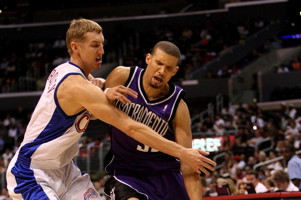 Российский баскетболист Ярослав Королев (слева)