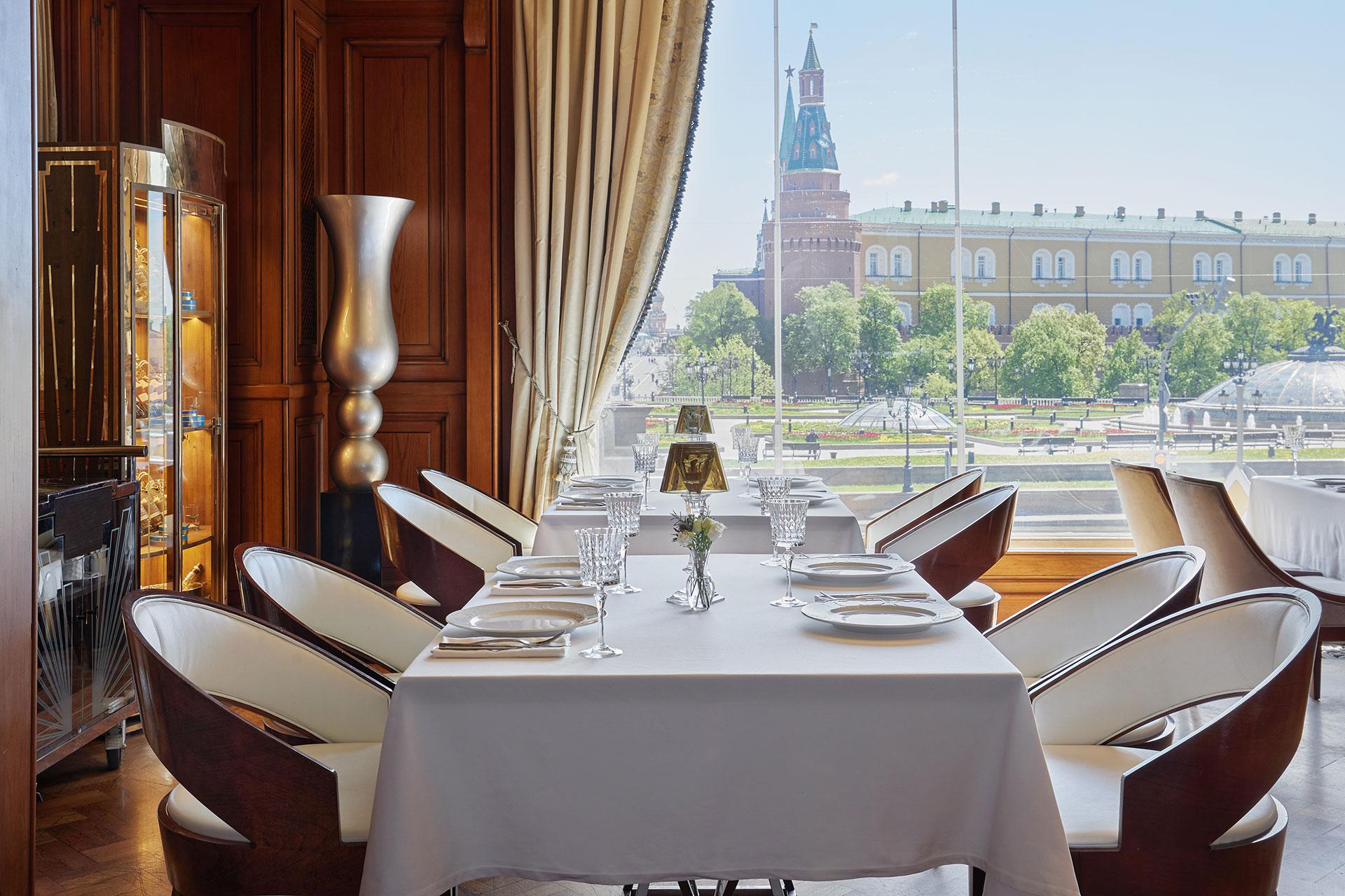 Интерьер ресторана &laquo;Белуга&raquo;