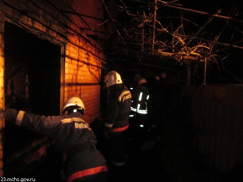 При пожаре на Кубани погибли четверо детей