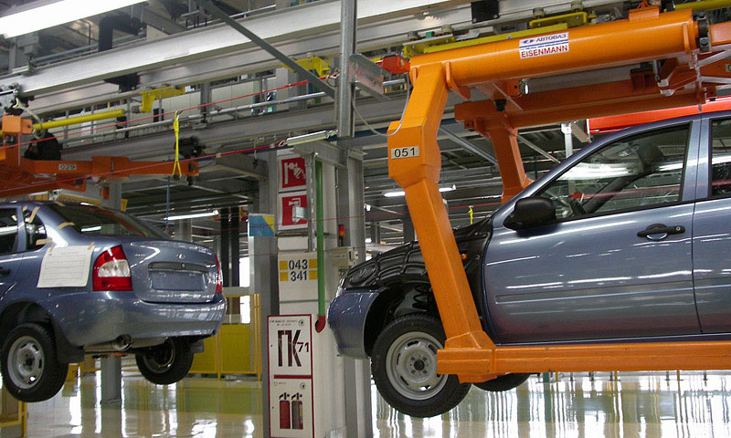 Объем производства АвтоВАЗа в 2009 году упал в 2,5 раза