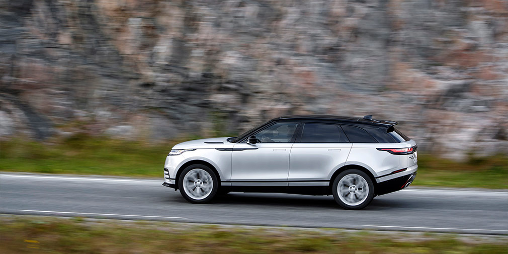 Velar &ndash; самая аэродинамичная модель Range Rover. На скорости свыше 100 км/ч кроссовер с пневмоподвеской немного уменьшает дорожный просвет.
