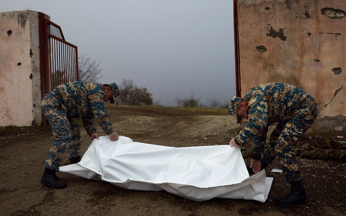 Глава Красного Креста рассказал о сложностях с поиском тел в Карабахе