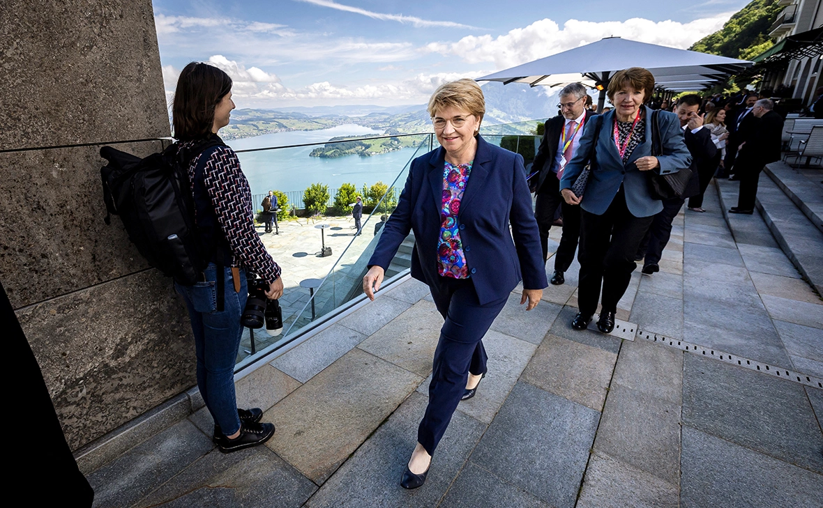 Michael Buholzer / Reuters