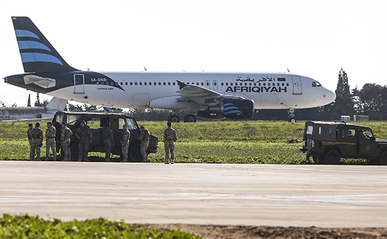 Пассажирский самолет A320 компании&nbsp;Afriqiyah в&nbsp; аэропорту Мальты





