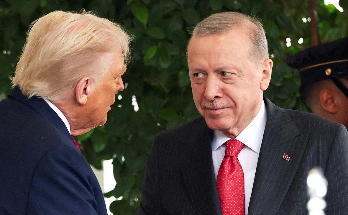 Kevin Lamarque / Reuters