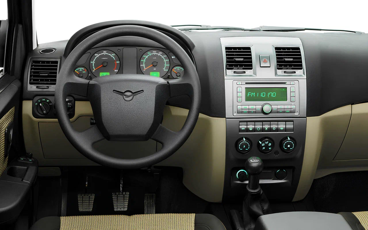 2012 год. Значительно улучшен интерьер: атермальные стекла, электроприводы, немецкий руль Takata-Petri и немецкий климат-контроль Sanden. Дизель Iveco уступает место заволжскому 51432