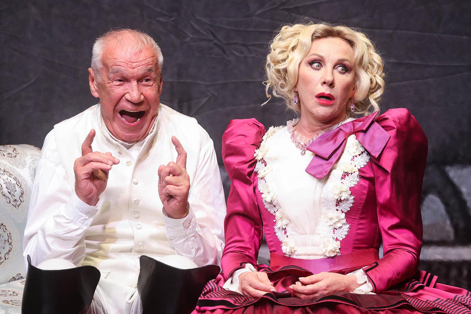 Сергей Гармаш&nbsp;и Елена Яковлева&nbsp;во время премьеры спектакля &laquo;Ревизор&raquo; режиссера Владимира Панкова в театре &laquo;Мастерская &laquo;12&raquo; Никиты Михалкова&raquo;,&nbsp;Москва, 29&nbsp;августа 2025 года