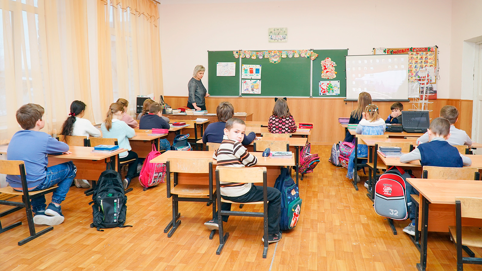 В мае в российских школах заменят обычные звонки. Что услышат ученики