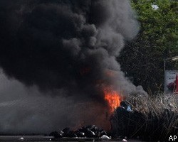 В Бангкоке продолжаются беспорядки: горит фондовая биржа 