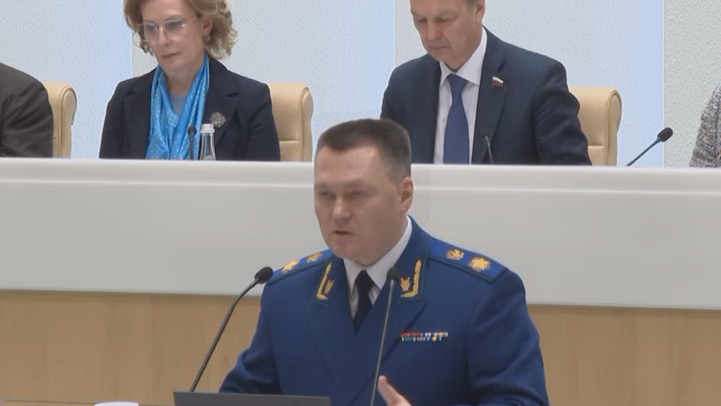 Генпрокурор предложил ввести лимиты на выпуск банковских карт