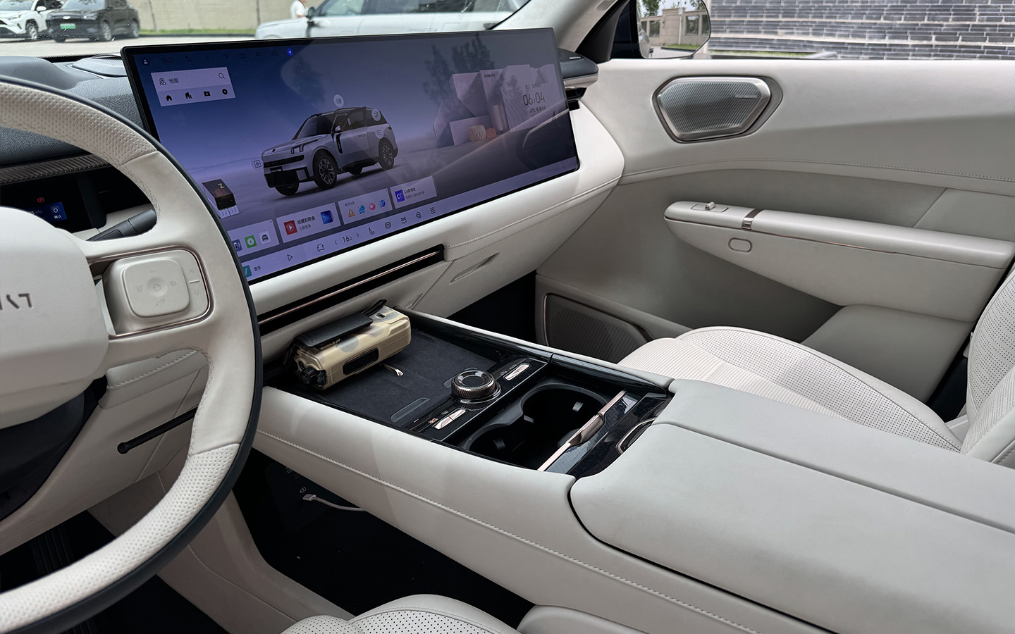 Lynk &amp; Co 900