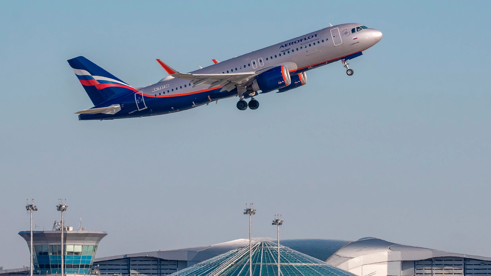 «Аэрофлот» перевез более 525 тыс. детей со скидкой 50% за лето