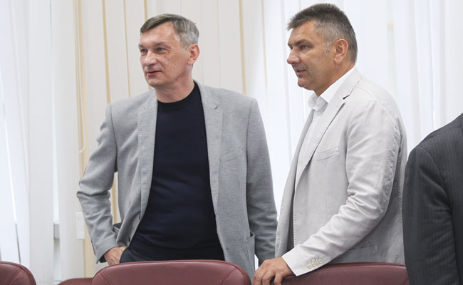 Глава Департамента судейства и инспектирования РФС Валентин Иванов (слева)