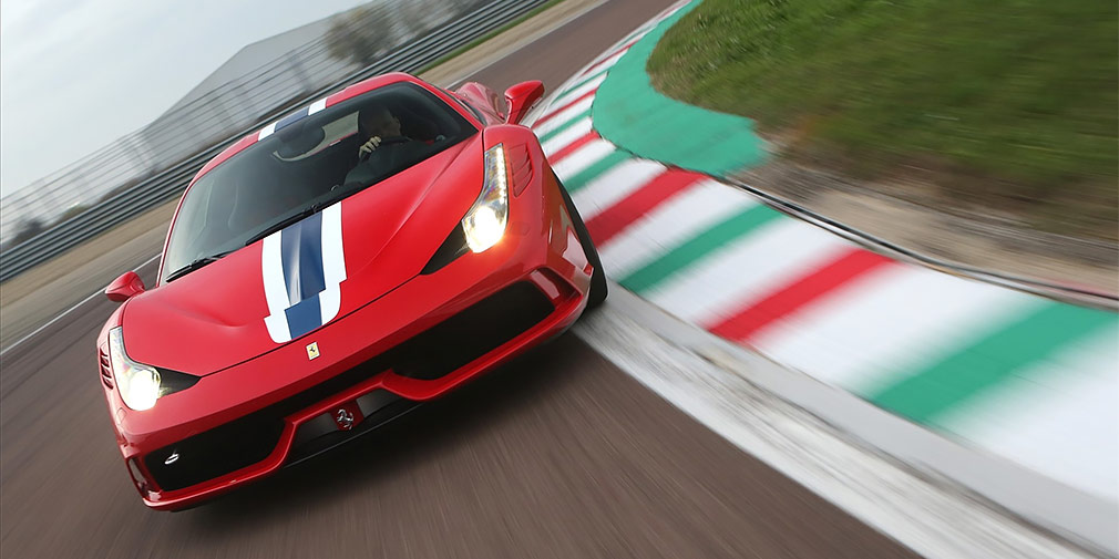 Ferrari 458 Speciale

Изящная 605-сильная Ferrari 458 Speciale разгоняется до 100 км/ч за 3 с, а до 200 км/ч &mdash; за 9,1 секунды. Модель, кроме того, имеет самый лучший отклик мотора на работу педалью &laquo;газа&raquo; &mdash; всего 0,06 секунды. За все это придется заплатить ровно 25 млн рублей.
