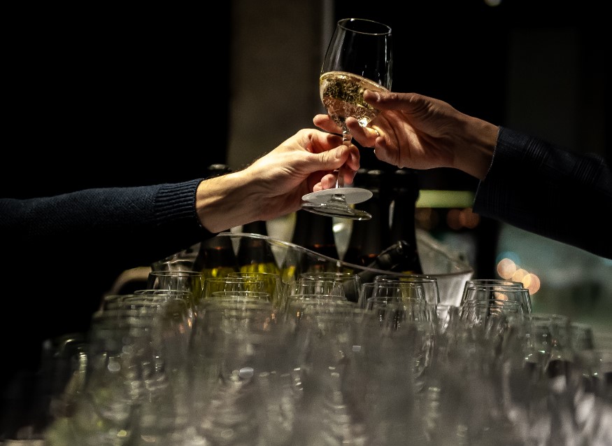 Сеть винотек SimpleWine насчитывает более 70 винотек в Москве