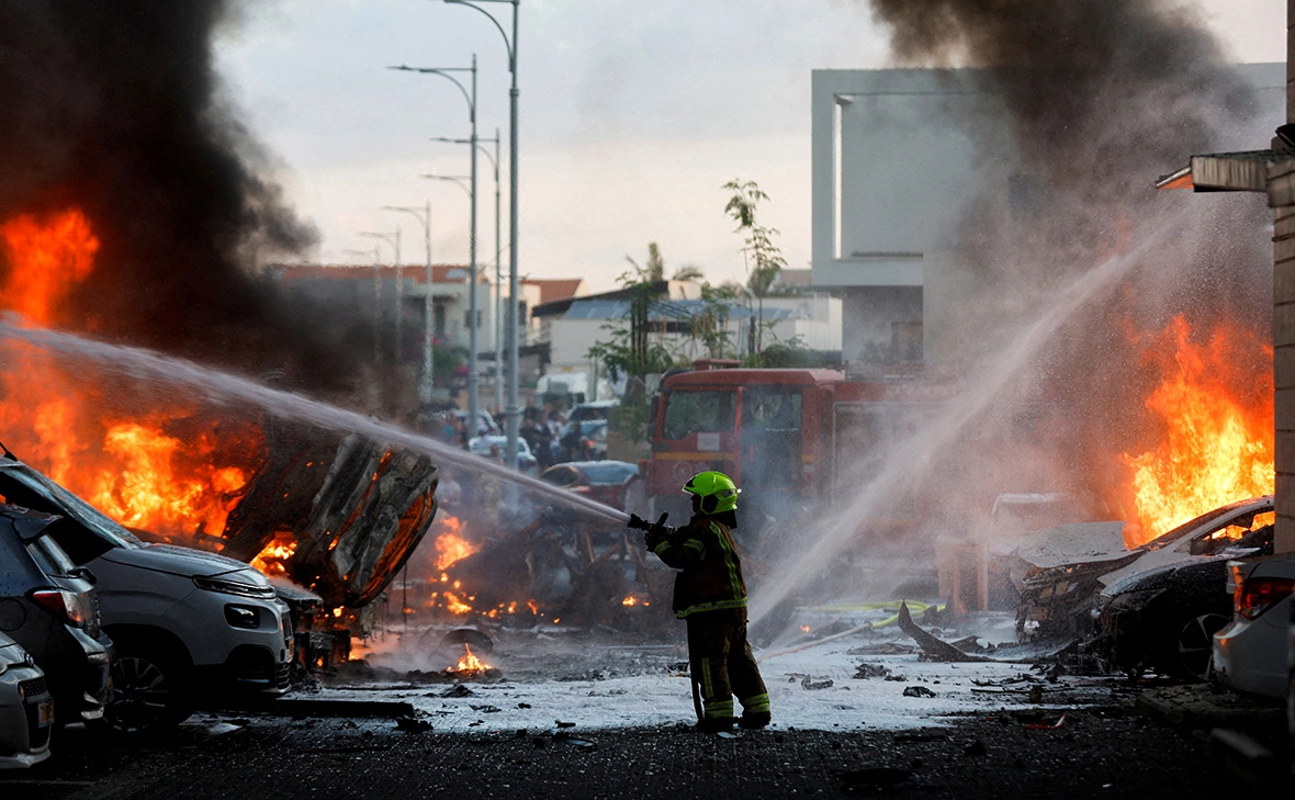 Amir Cohen / File Photo / Reuters