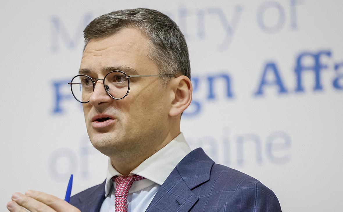 Глава МИД Украины заявил о повреждении половины энергосистемы страны