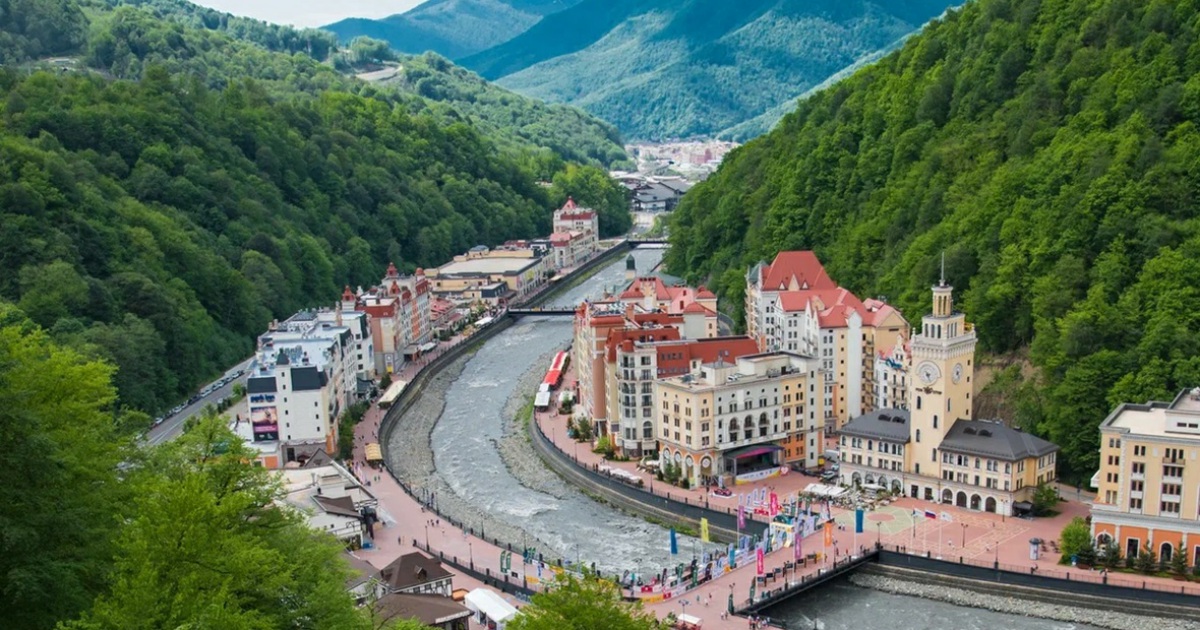 Әйелі күйеуінің порносын құрбысымен бөлісті. мөлдір аналь спермы жабылған