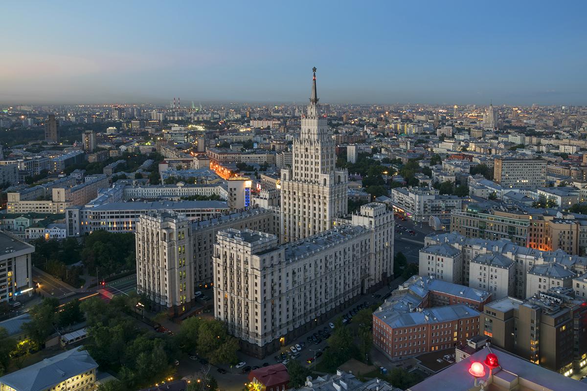 Административно-жилое здание на площади Красные Ворота