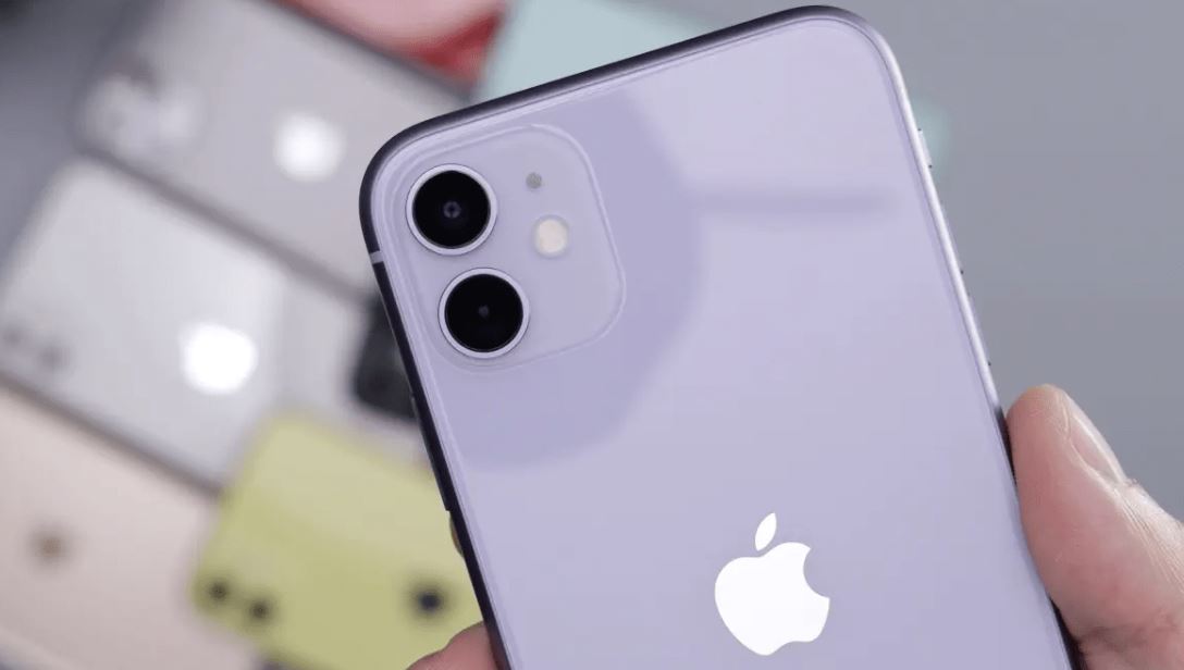 Пример визуального дефекта у кустарно восстановленного iPhone