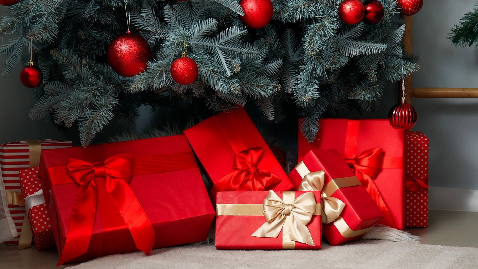 Россияне рассказали о желанных новогодних подарках