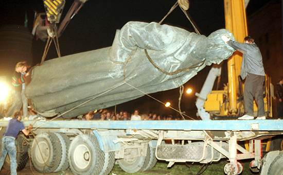 Демонтаж памятника Дзержинскому в Москве, 1991 год