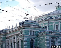 В Петербурге выяснят, почему рядом с Мариинкой рушатся дома