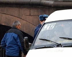 В Москве водитель маршрутного такси сбил пешехода