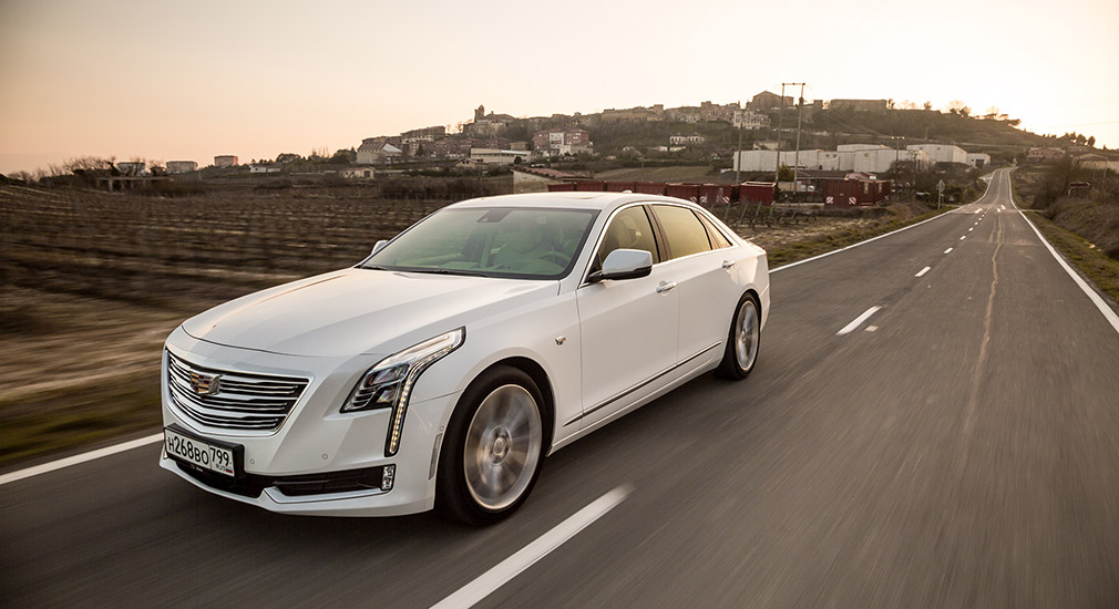 Все смотрят только на меня. Тест-драйв Cadillac CT6