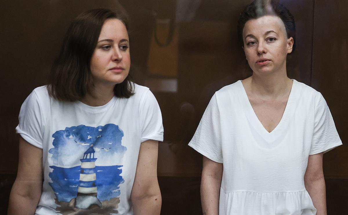 Светлана Петрийчук и Евгения Беркович (слева направо)