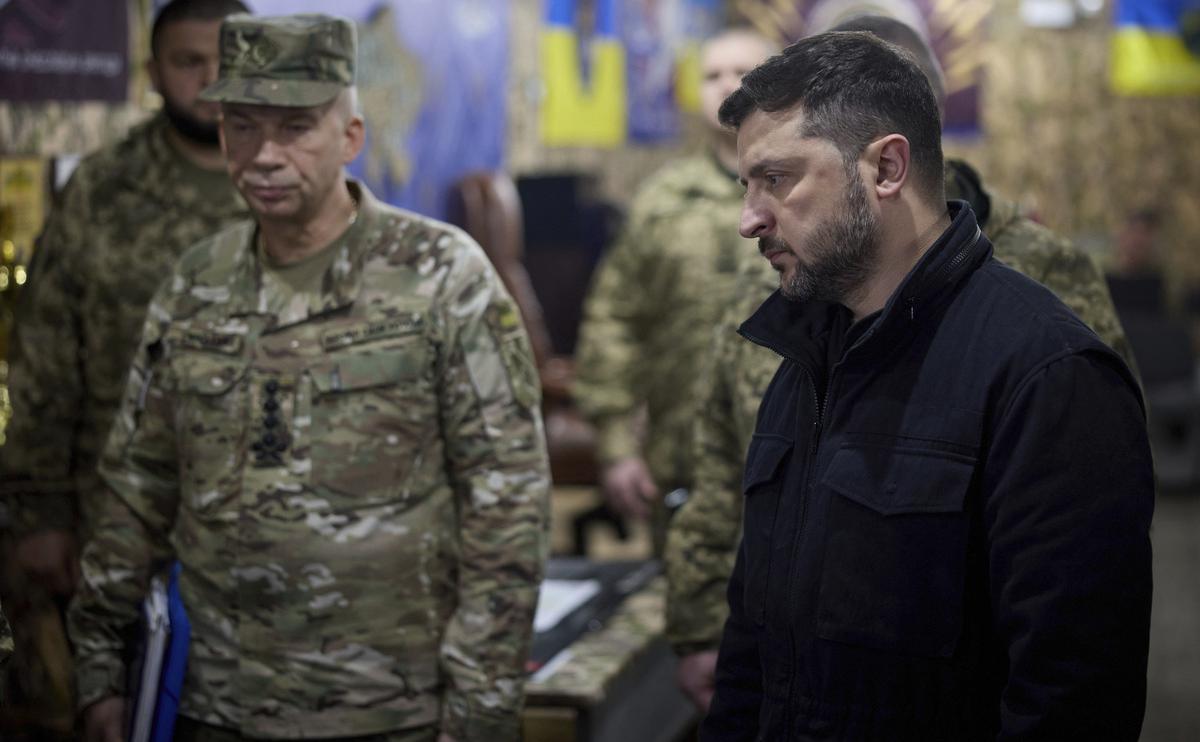 Александр Сырский (слева) и Владимир Зеленский (справа)