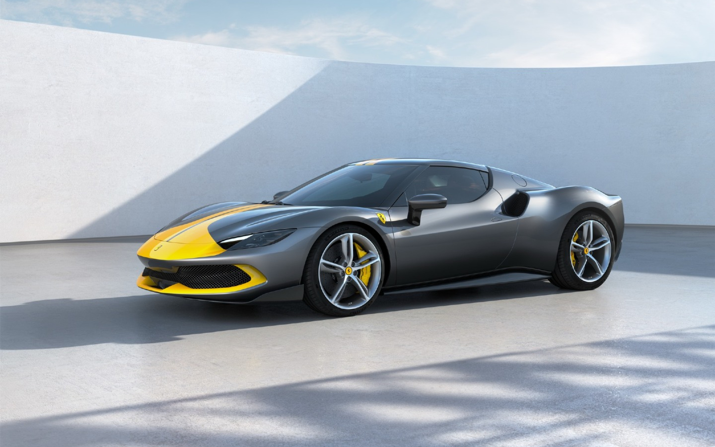 Ferrari выпустила 830-сильный гибрид с мотором V6