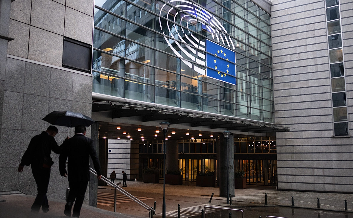 Leon Neal / Getty Images