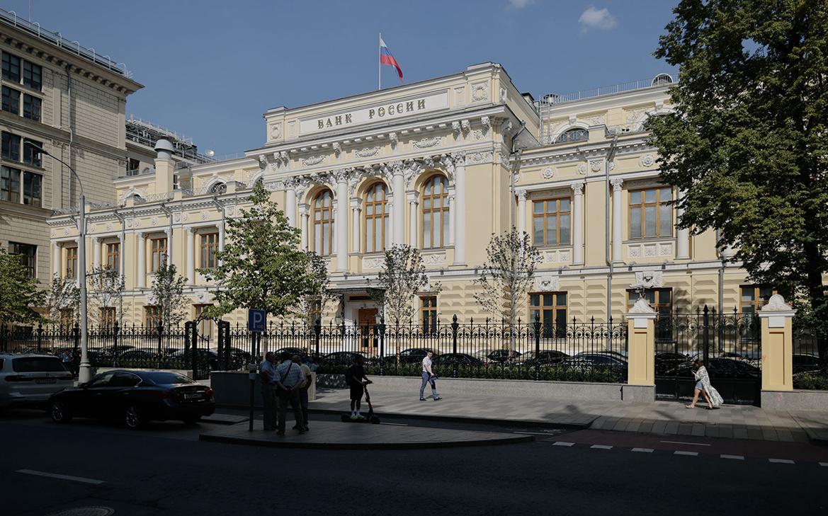 Центробанк снизил ключевую ставку второй раз подряд