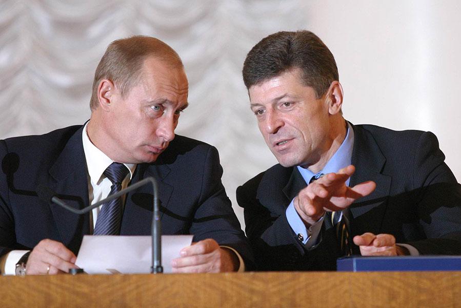 Владимир Путин и Дмитрий Козак на&nbsp;расширенной сессии Конгресса муниципальных образований&nbsp;в Москве, 2003 год