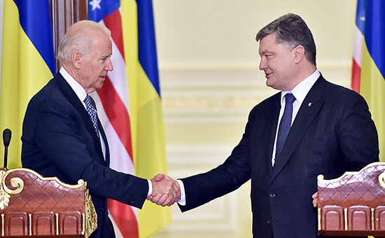 Вице-президент США Джо Байден&nbsp;и президент Украины Петр Порошенко, январь 2016 года


