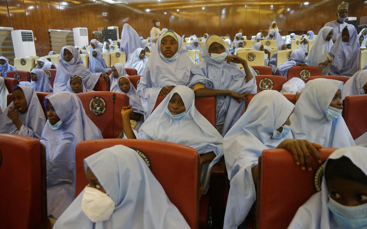 В Нигерии освободили 279 похищенных школьниц