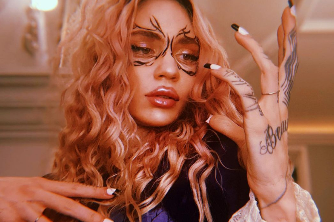 Фото: Grimes / Instagram