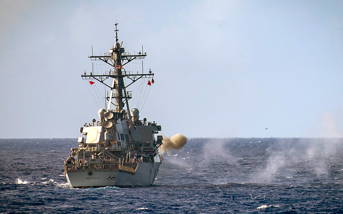 Китайская армия заявила о незаконном вхождении эсминца США в воды КНР