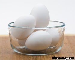 В США из магазинов отзывают сотни миллионов яиц