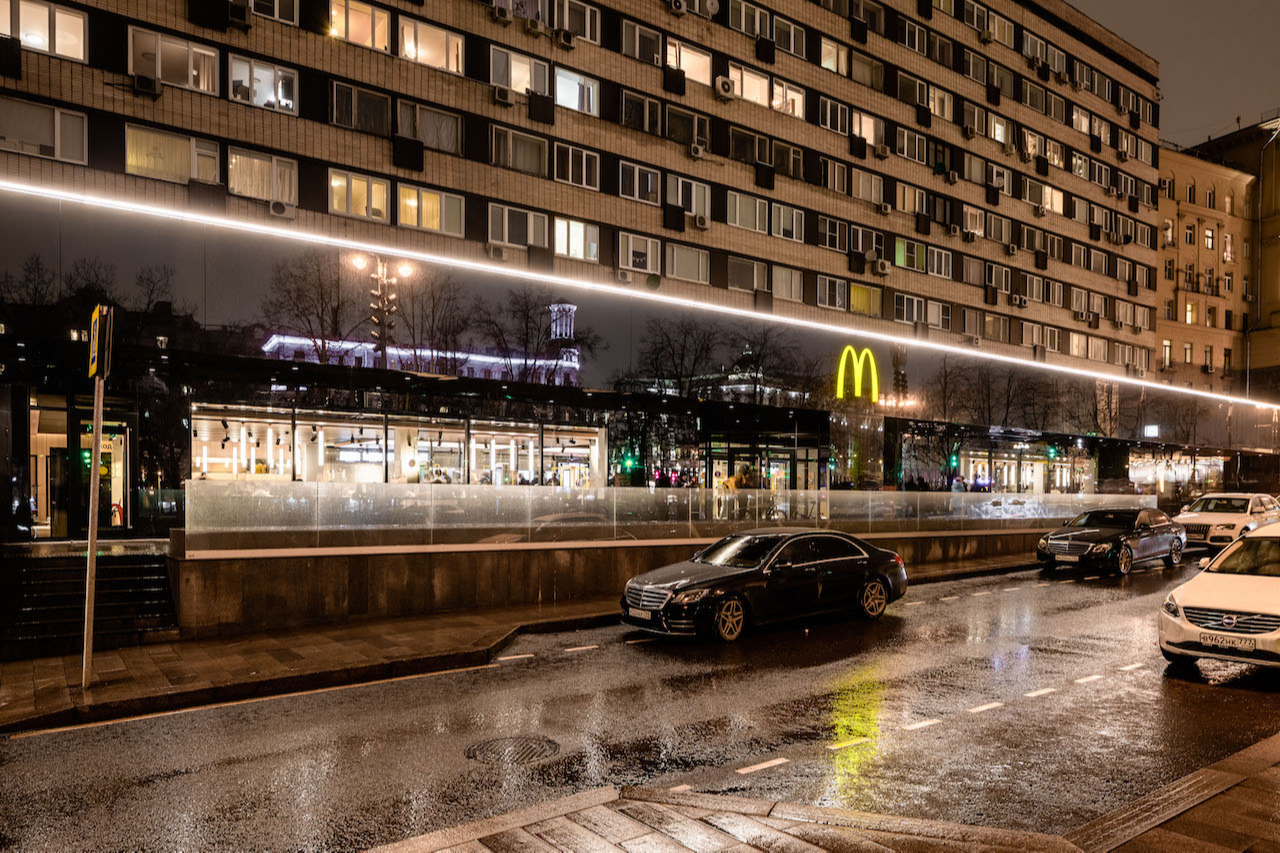 Обновленный фасад первого в Москве ресторана быстрого питания McDonald&rsquo;s на Пушкинской площади&nbsp;