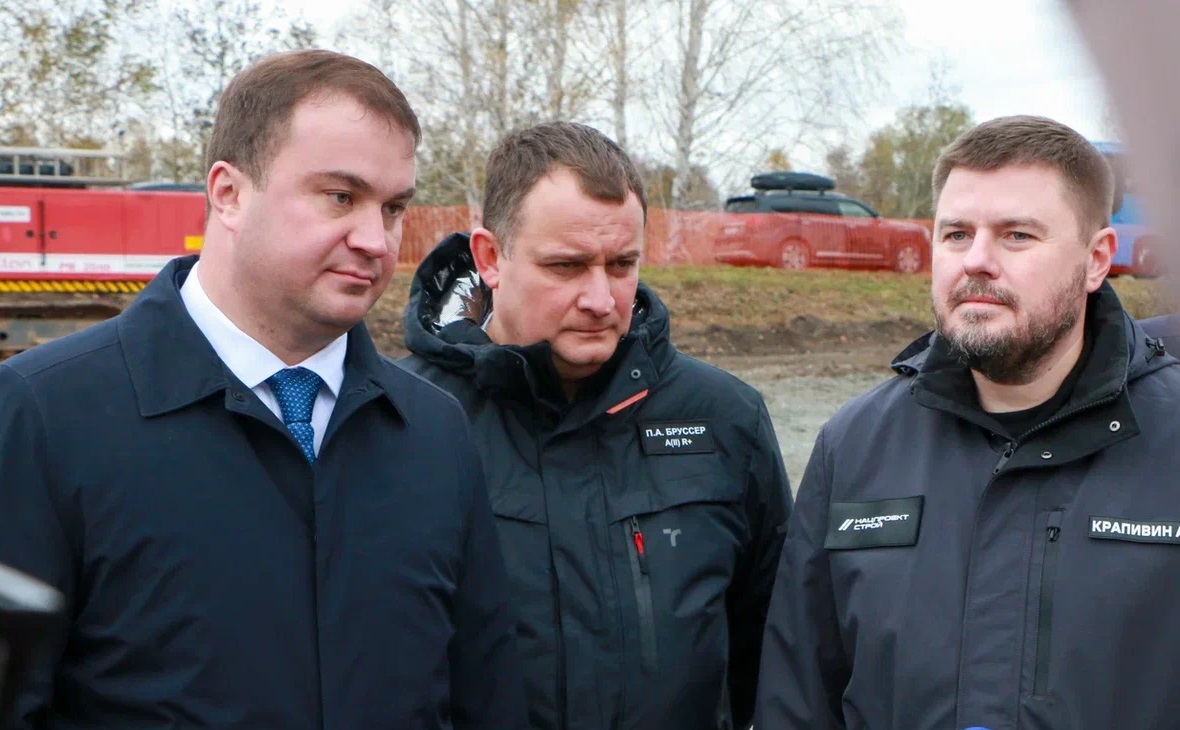 Слева направо: Виталий Хоценко,&nbsp;Павел Бруссер&nbsp;и Алексей Крапивин на открытии строительства