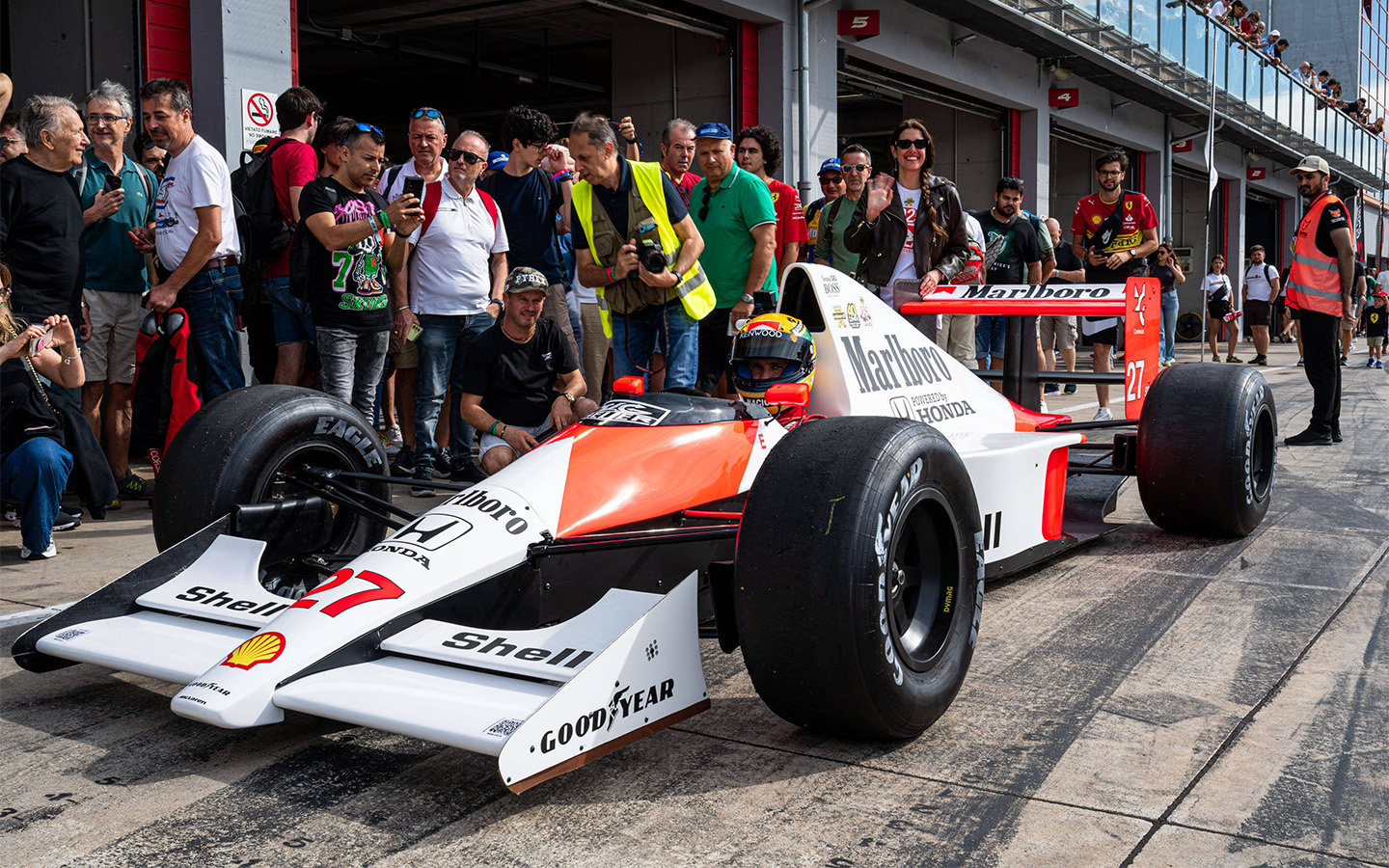 Айртон Сенна за рулем болида&nbsp;McLaren MP4/4, Гран-при Монако, 1990 год