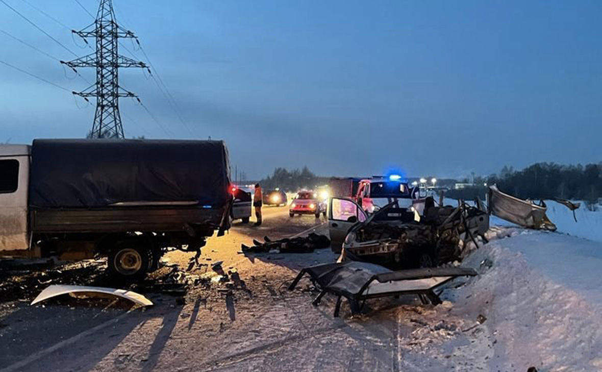 Жизни пяти человек унесло жуткое ДТП на сибирской трассе