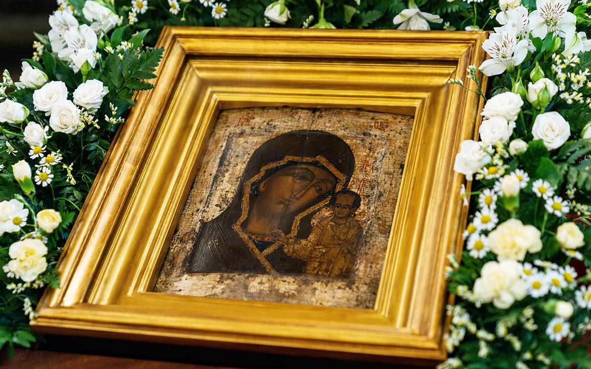 Патриарх отдал на Крестный ход Казанскую икону в храм Христа Спасителя