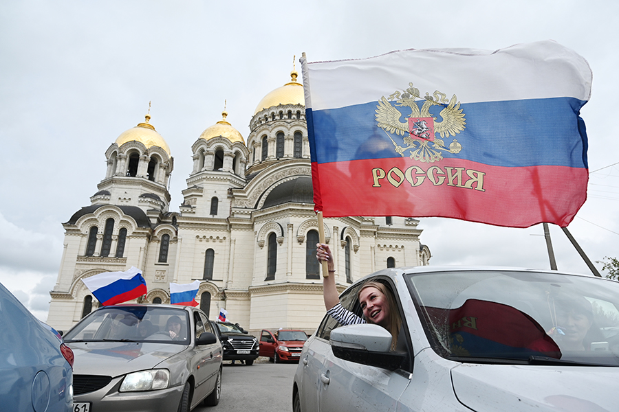 В Новочеркасске Ростовской области состоялся автопробег, посвященный празднованию 1 мая.&nbsp;Автоколонна проехала&nbsp;по центральным улицам города.
