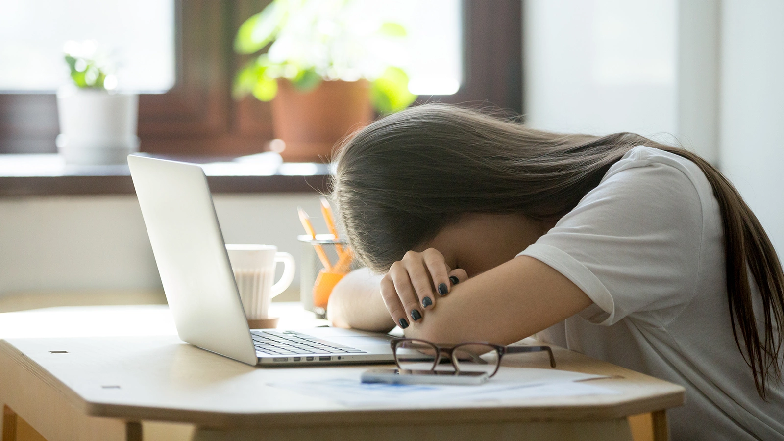 Можно ли спать на рабочем месте. Юрист все объяснила