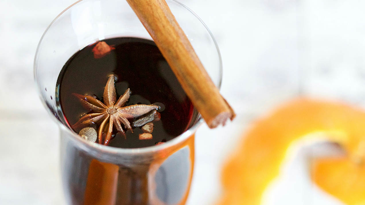 Зимние горячие коктейли: как их готовить и что смешивать
